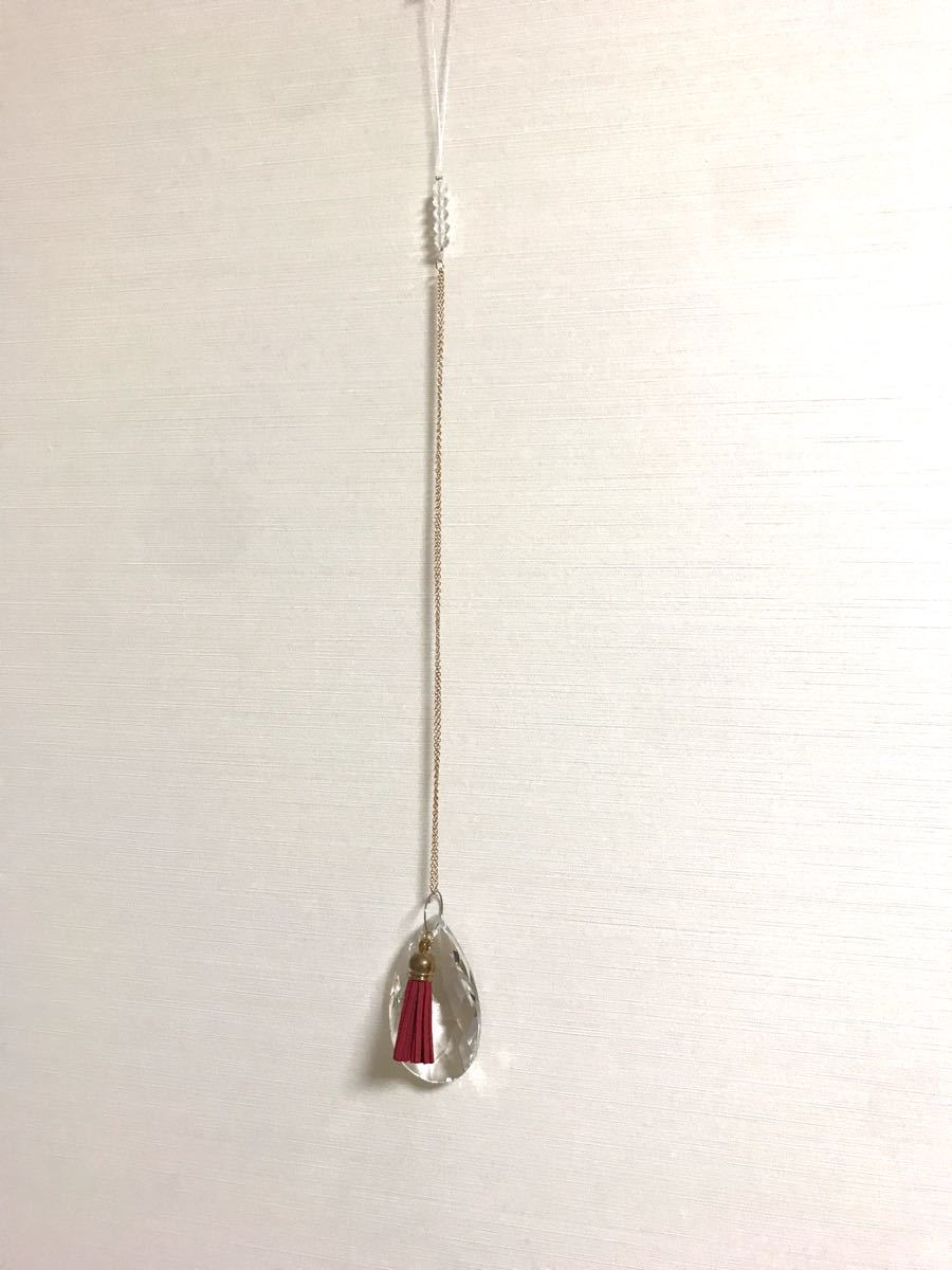 ハンドメイド☆サンキャッチャー☆未使用のネックレスで作成しました！太陽の光を通すと部屋の中に虹色の光が差し込みます☆