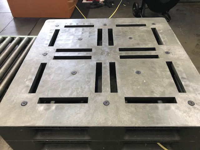 滋賀から発送】新品 強化 樹脂パレット 1100×1100×140 10枚セット 16 滋賀から発送】新品 強化 樹脂パレット 1100×1100×140 10枚セット 16
