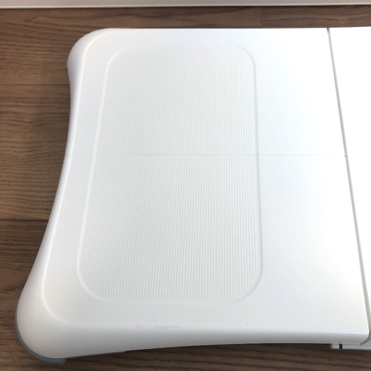 wii fit plusソフトとwii fit専用コントローラーセット　バランスボード