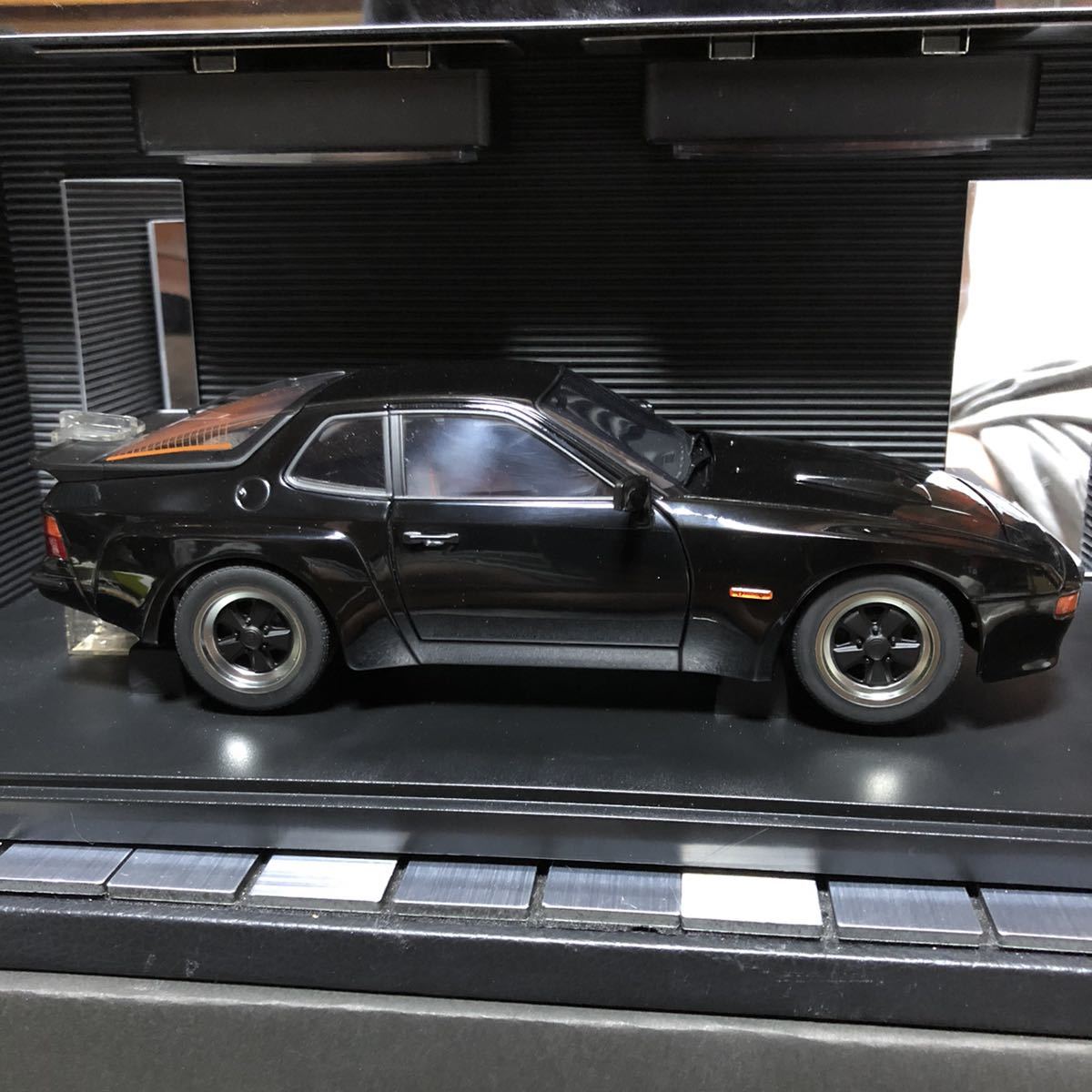最新入荷】 1 18 AUTOart ポルシェ 924 カレラ GT 1980 mandhucollege