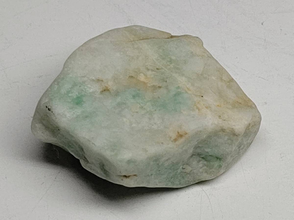 モニターに 白緑 424g 翡翠 ヒスイ 翡翠原石 原石 鉱物 鑑賞石 自然石 