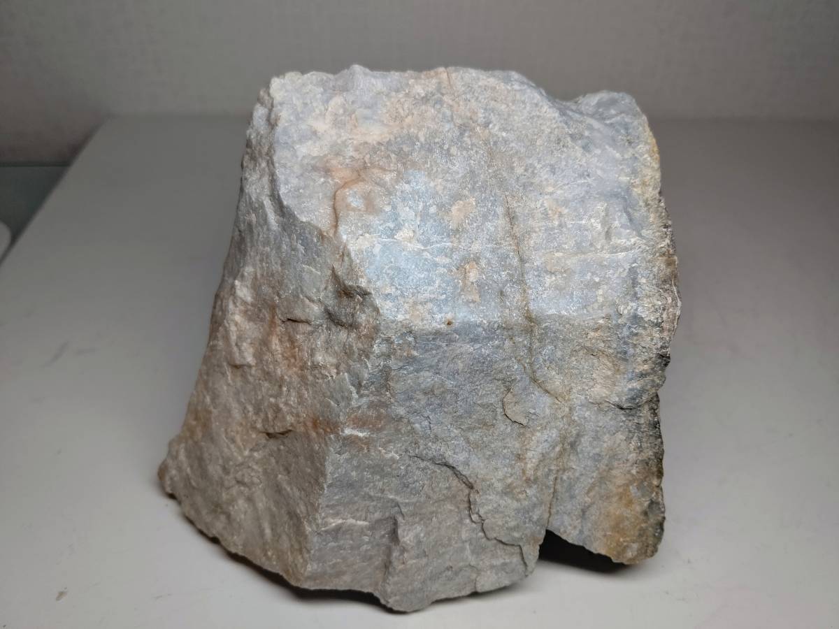 ヤフオク! - 【青ラベ】 1.8kg (白) 翡翠 原石 ヒスイ 鉱物
