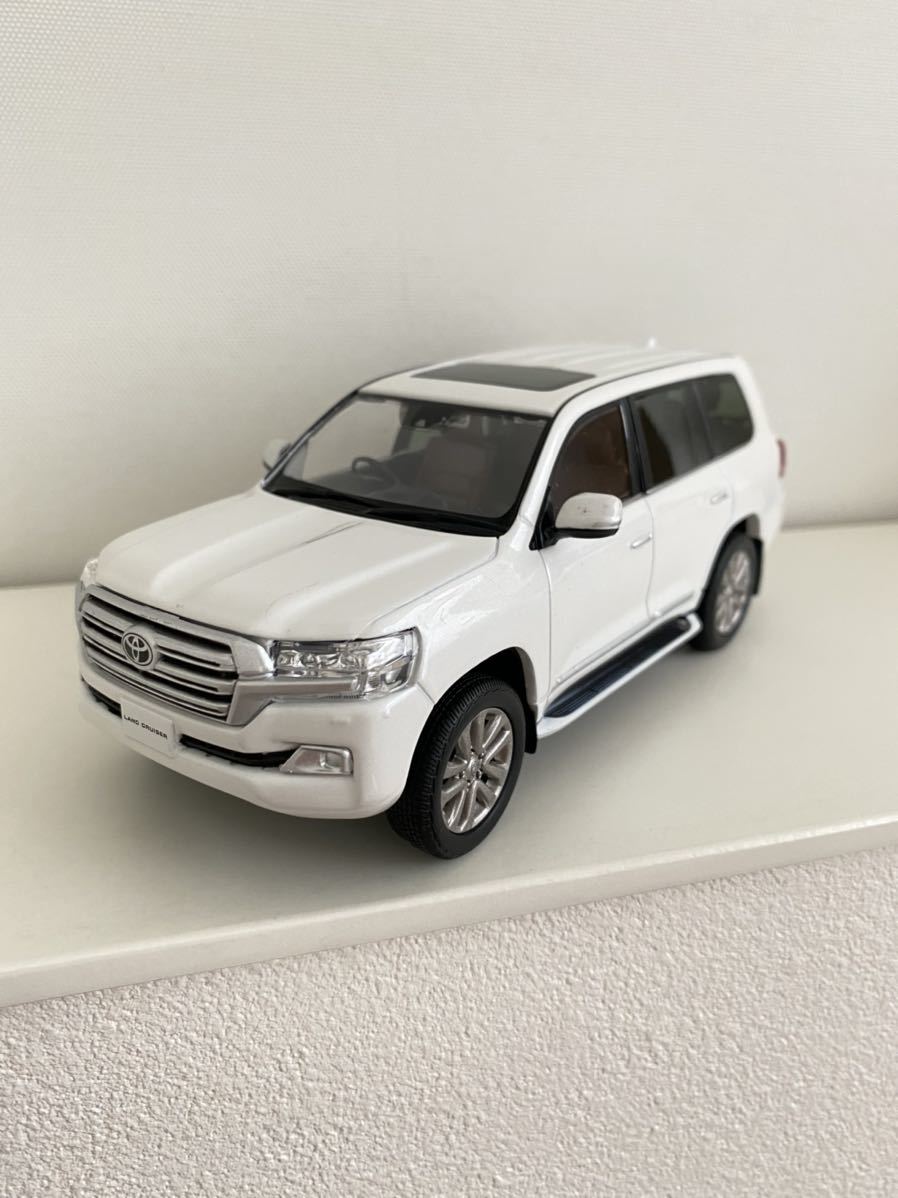 ランドクルーザー 200 ミニカー トヨタ 1/30 カラーサンプル ランドクルーザー 200 ミニカー トヨタ 1/30 カラーサンプル