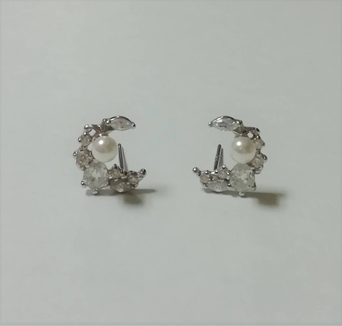 ムーンピアス パール ジルコニア 三日月 シルバー 925 CZ シルバーピアス 両耳 月ピアス