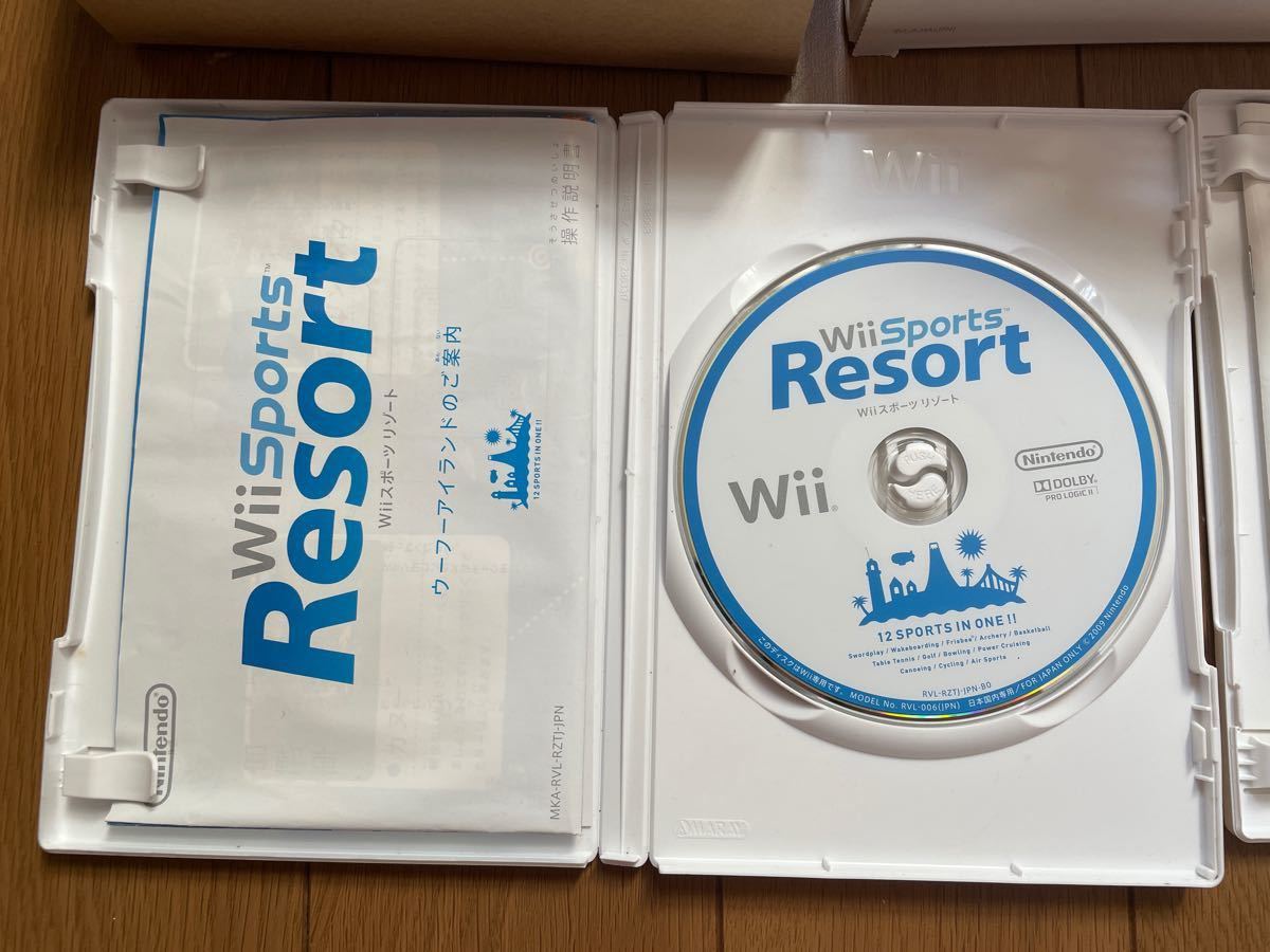 Wii本体/Wiiリモコンプラス2本/Wiiハンドル2個/ゲームソフト3点　美品