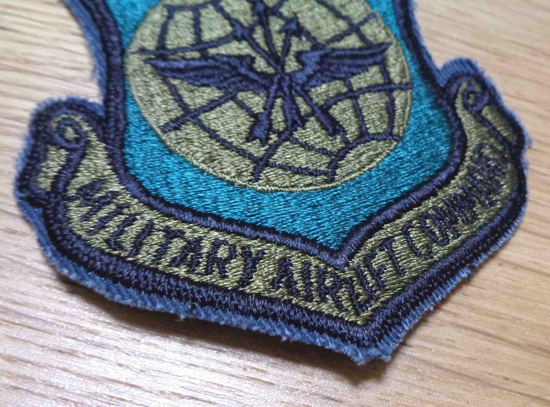 軍緑◆新品Airlift　アメリカ　US　刺繍　ミリタリー　ワッペン（パッチ）■サバゲー　