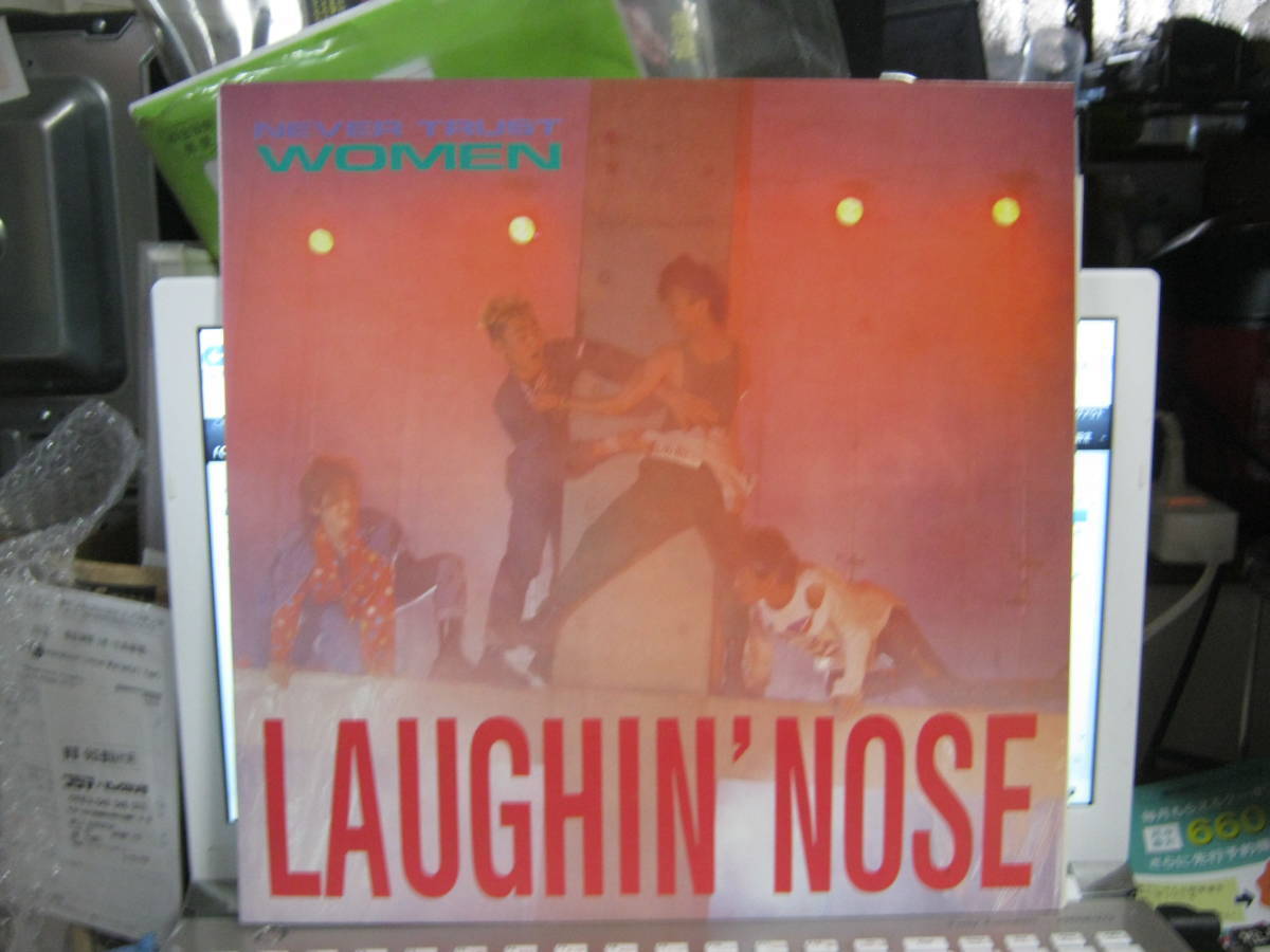 LAUGHIN’ NOSE ラフィンノーズ / NEVER TRUST WOMEN LP ポスター付 CHARMY PON NAOKI COBRA COW COW OUTO ZOUO MOBS CITY INDIAN RYDERS_画像1