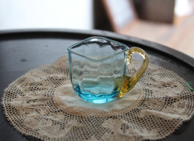 【小さい 吹きガラス カップ】きれいなブルー ミニチュア グラス コップ ヴィンテージ