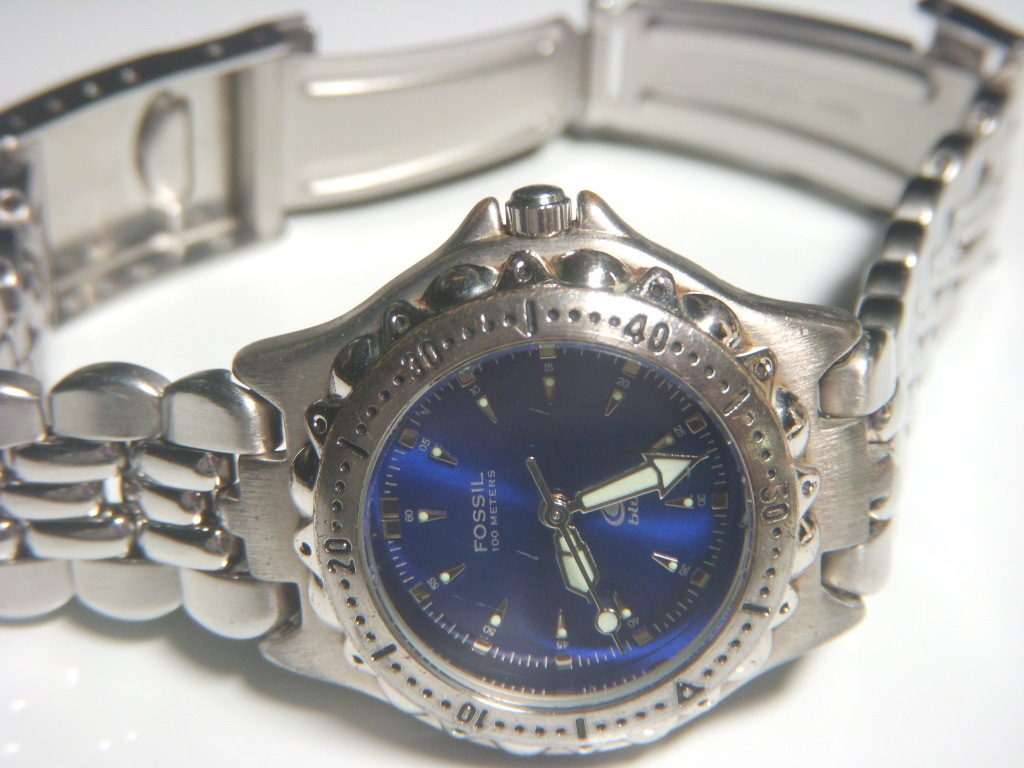 GW7 FOSSIL BLUE 　クオーツ 腕時計　レディース 　文字盤ブルー　三針。稼働品　ステンレスベルト美品。_画像10