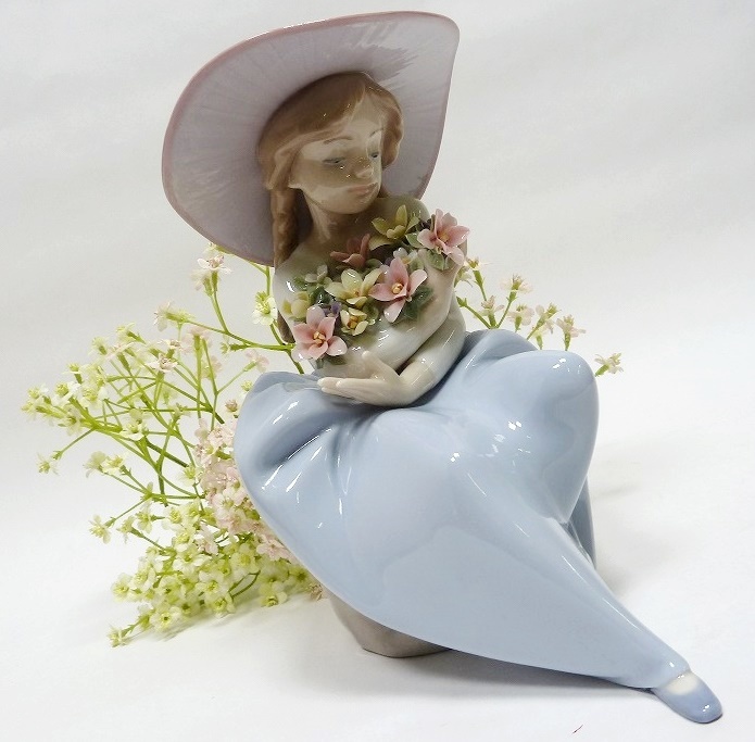 (☆BM5)☆[SALE]LLADRO/リヤドロ＃5862 春の香りに包まれて Fragrant Bouquet フィギュリン 少女 Lady Giel 希少 レア 入手困難 廃盤 置物_画像2