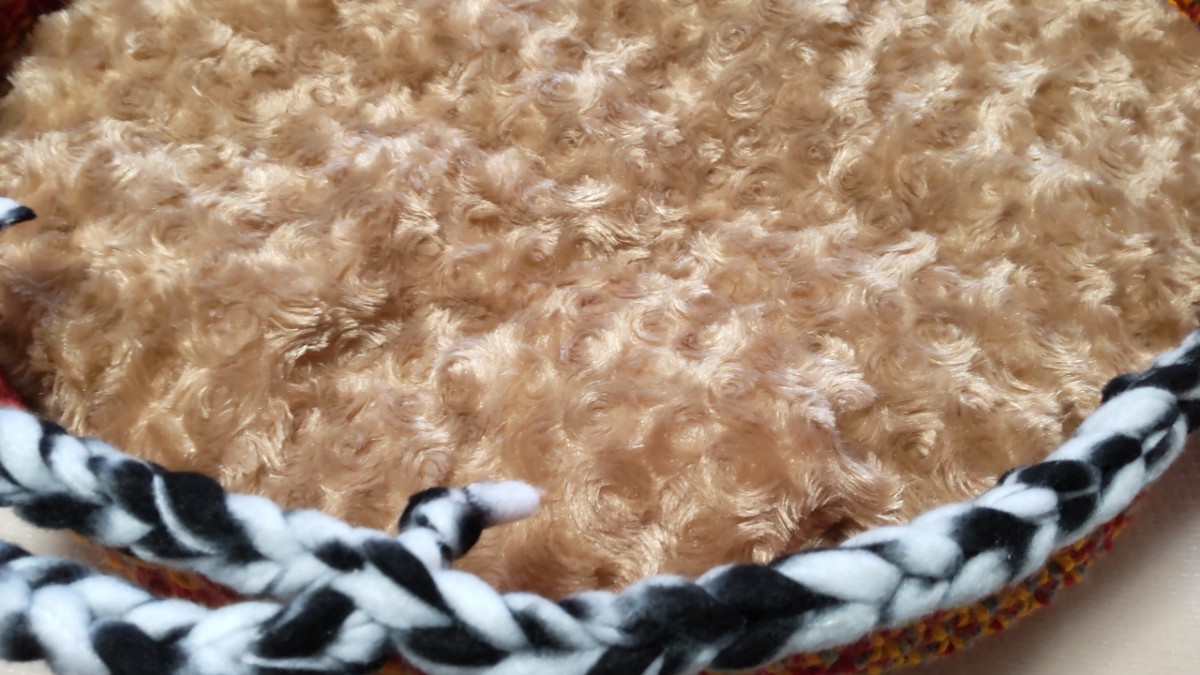 手編みペットベッド