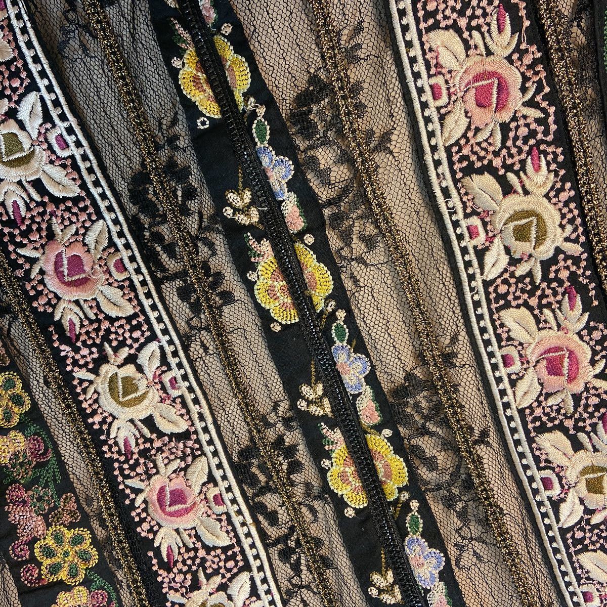 【入手困難】Alice + Olivia 花柄 刺繍 ワンピース レース 黒 アリスオリビア アリス+オリビア ブランド服