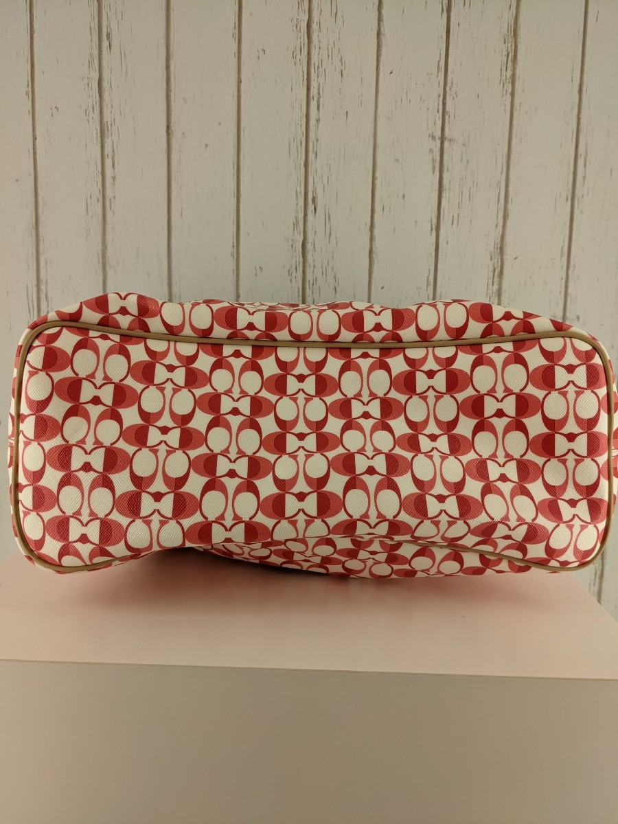 COACH コーチ シグネチャー トートバッグ ピンク 赤 白 新品 未 COACH コーチ シグネチャー トートバッグ ピンク 赤 白 新品 未