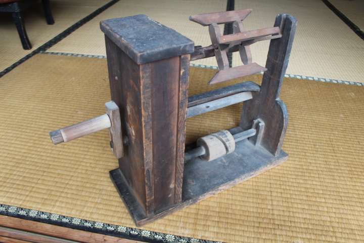 即決□古い座繰り機③□木製紡績糸枠木枠糸巻き機綿繰り 即決□古い座繰り機③□木製紡績糸枠木枠糸巻き機綿繰り