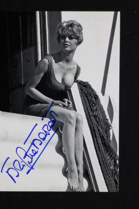 ヤフオク! - ☆ ブリジット・バルドー 直筆サイン入り写真