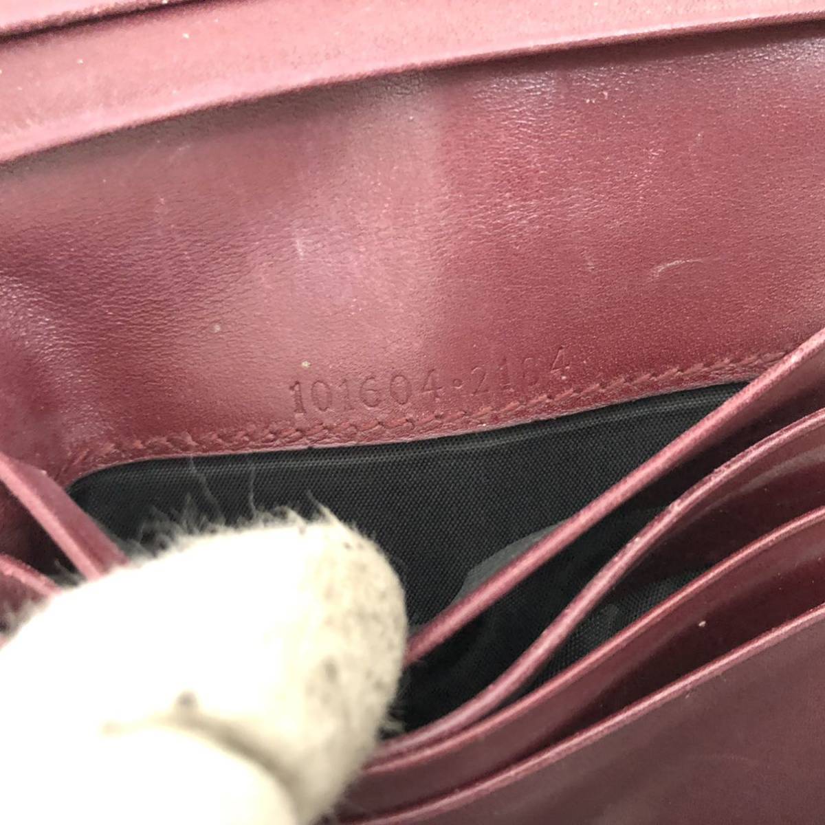 Paypayフリマ Gucci グッチ 小物 財布 折財布 二つ折り財布 レディース メンズ 人気 ブランド ファッション アイテム おしゃれ Paypayフリマ Gucci グッチ 小物 財布 折財布 二つ折り財布 レディース メンズ 人気 ブランド ファッション アイテム おしゃれ