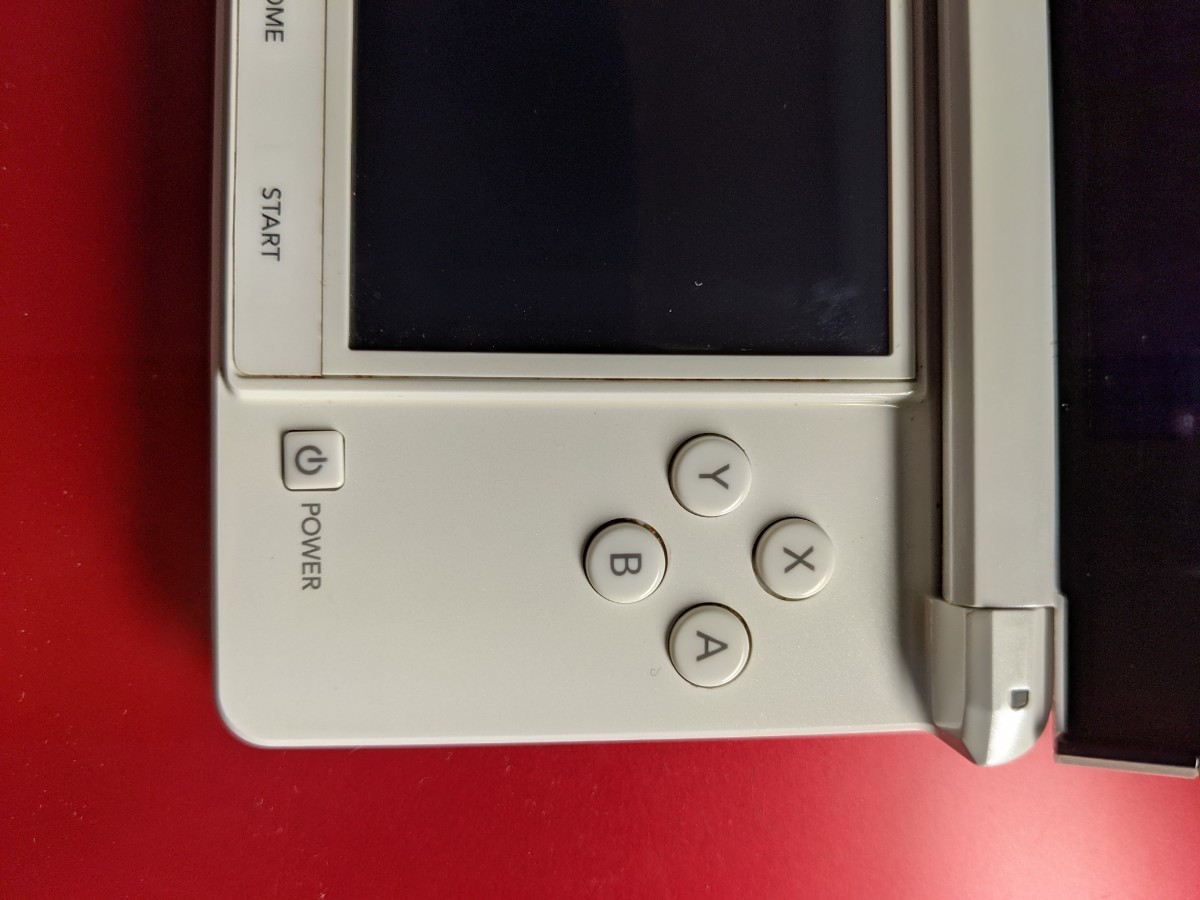 【美品】内蔵ソフト＋充電器 モンスターハンター3Gモデル  ニンテンドー3DS  3DS本体