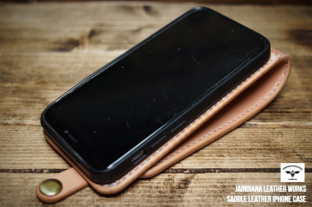  hand made / saddle leather iPhone 12mini case under opening natural B2