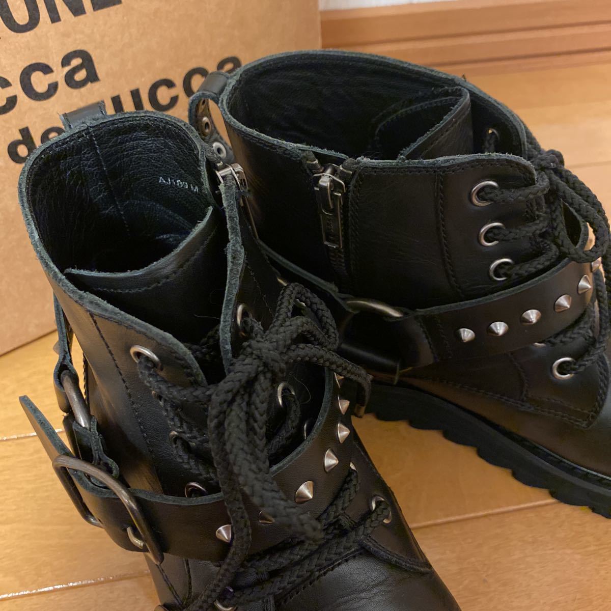 美品 ズッカ zucca スタッズブーツ ショートブーツ 黒 サイズM 美品 ズッカ zucca スタッズブーツ ショートブーツ 黒 サイズM