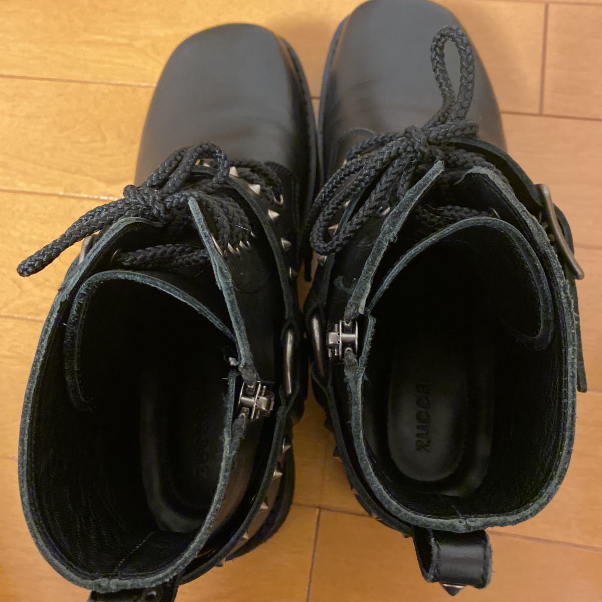 美品 ズッカ zucca スタッズブーツ ショートブーツ 黒 サイズM 美品 ズッカ zucca スタッズブーツ ショートブーツ 黒 サイズM