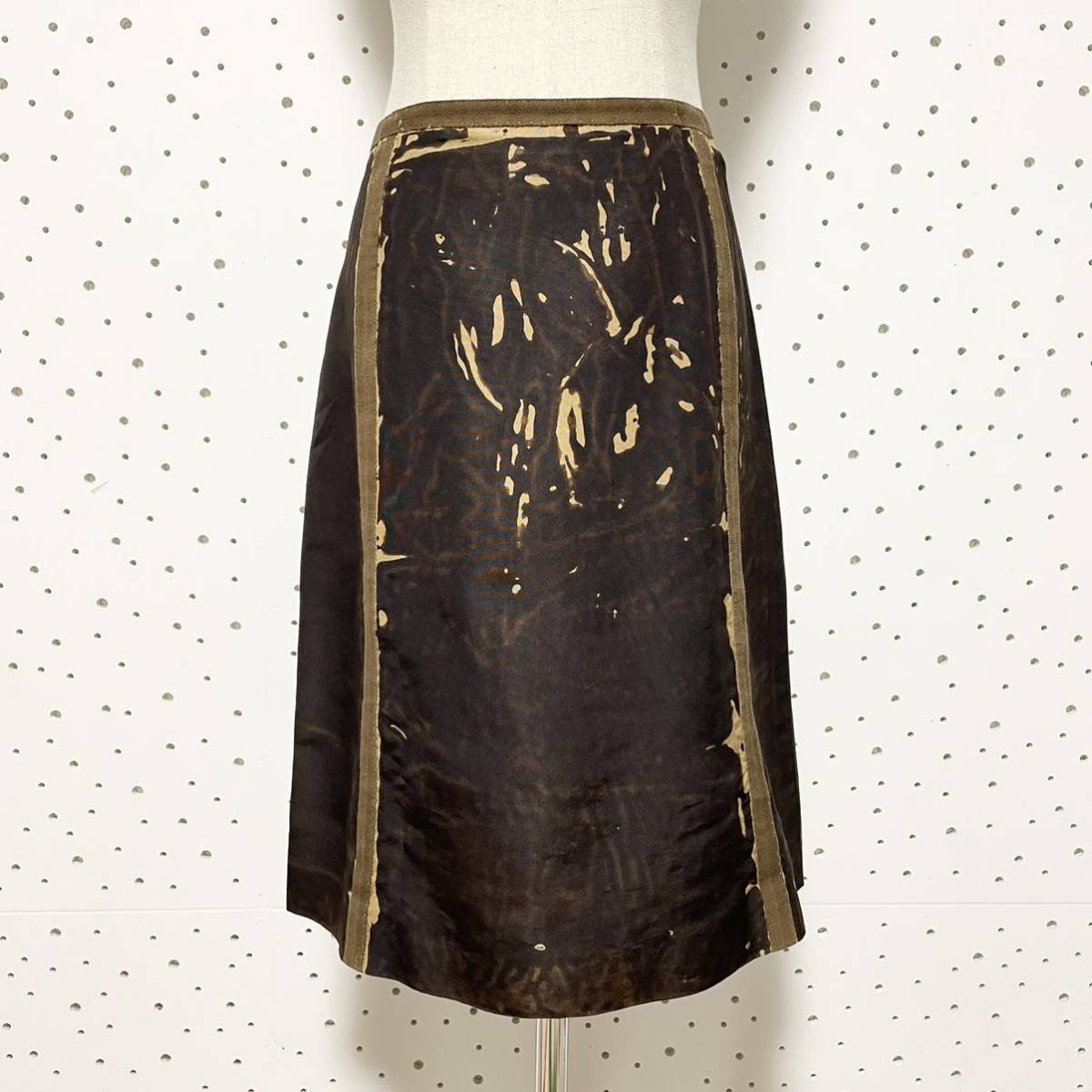本物 コレクションモデル プラダ シルク100% ノーカラー 薄手 スカートスーツ ジャケット スカート セットアップ 38 ブラウン系 茶系  PRADA