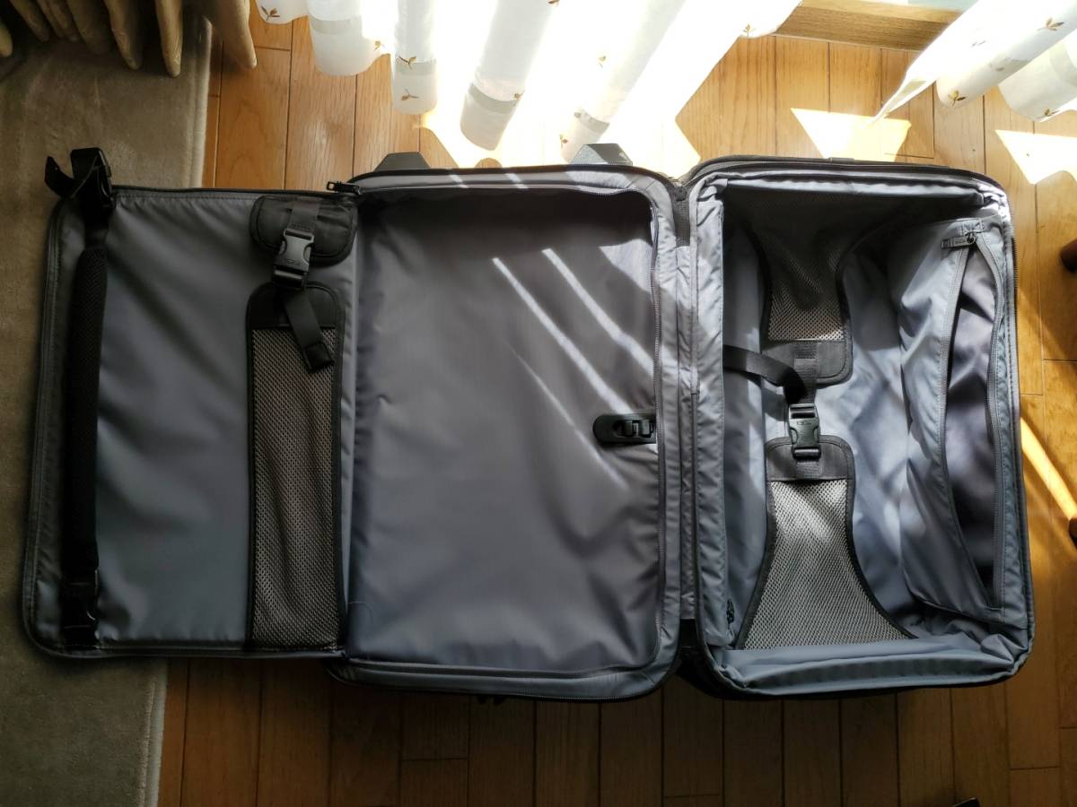 【中古】 TUMI 2輪 キャリーバッグ 22020 D2 ALPHA2 Travel International Expandable 2Wheel Carry-On スーツケース 22020D2_画像4