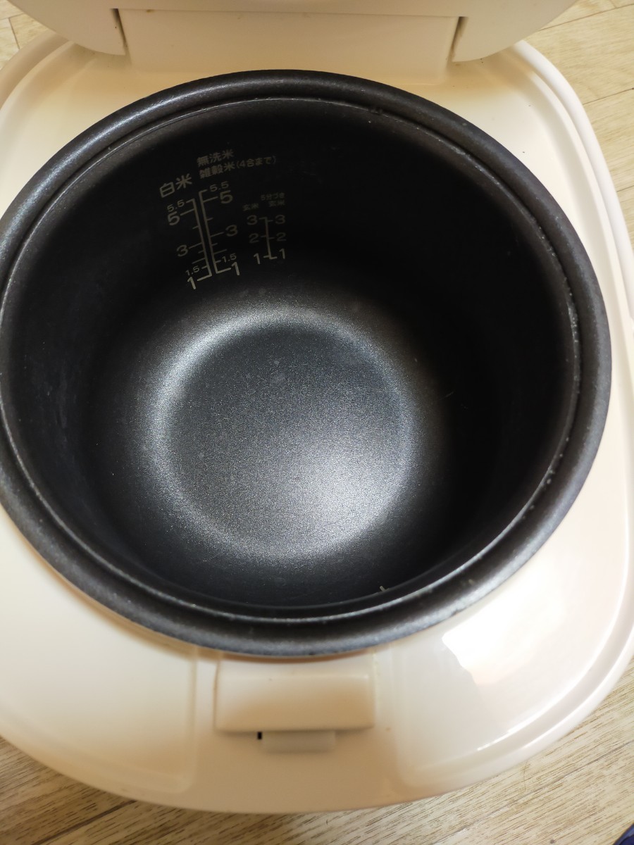 ハイアール 5.5合炊きマイコンジャー炊飯器
