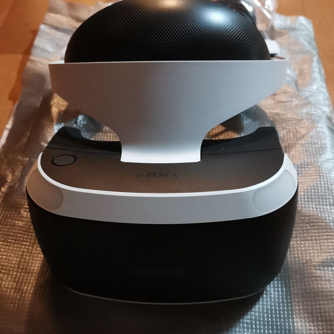 PlayStation VR MEGA PACK CUHJ-16010　VRにソフト5本とモーションコントローラ2本を同梱の限定版