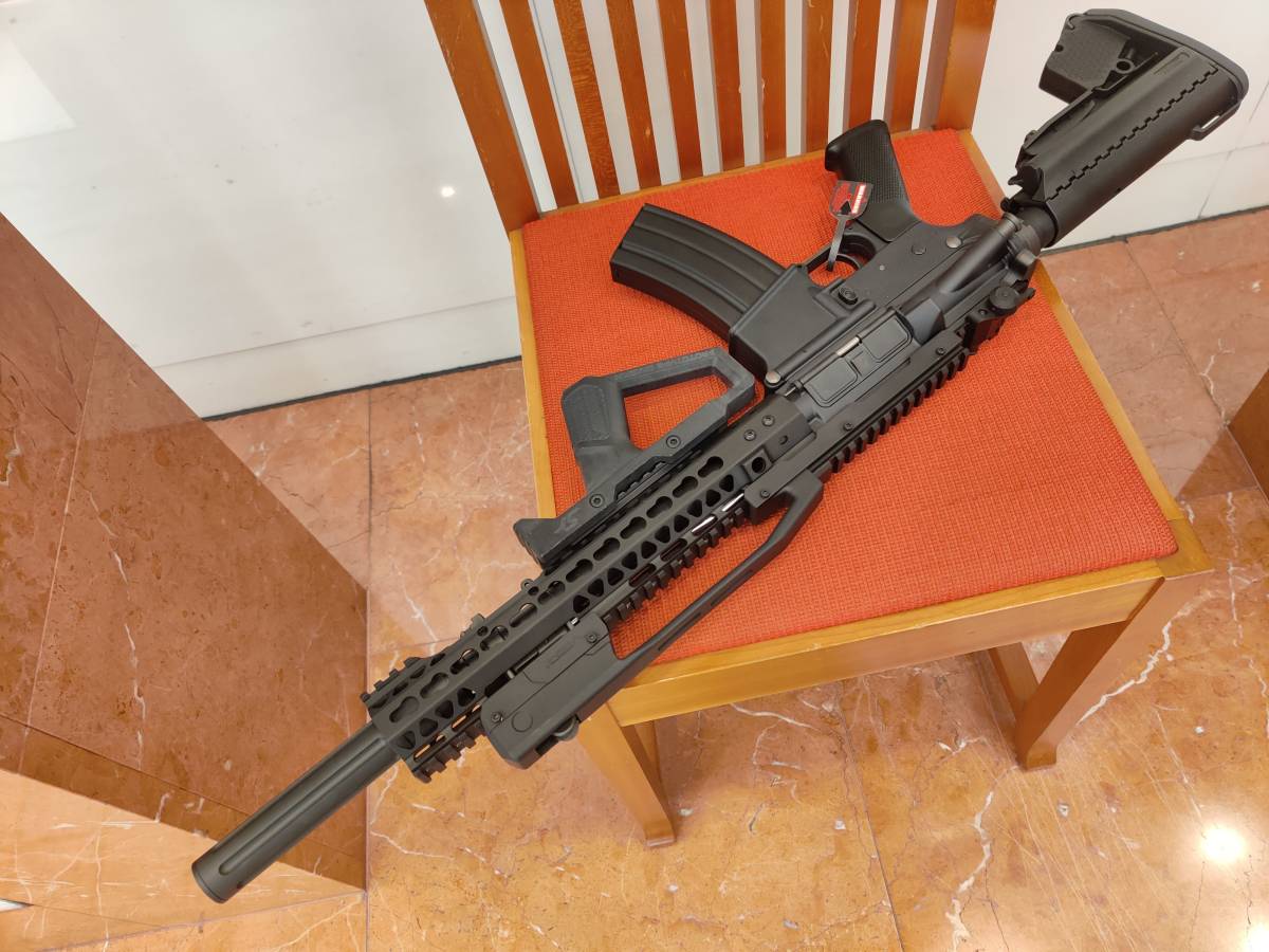 大人の上質 東京マルイ 次世代電動ガン M4 CQB-R DANIEL DEFENSE