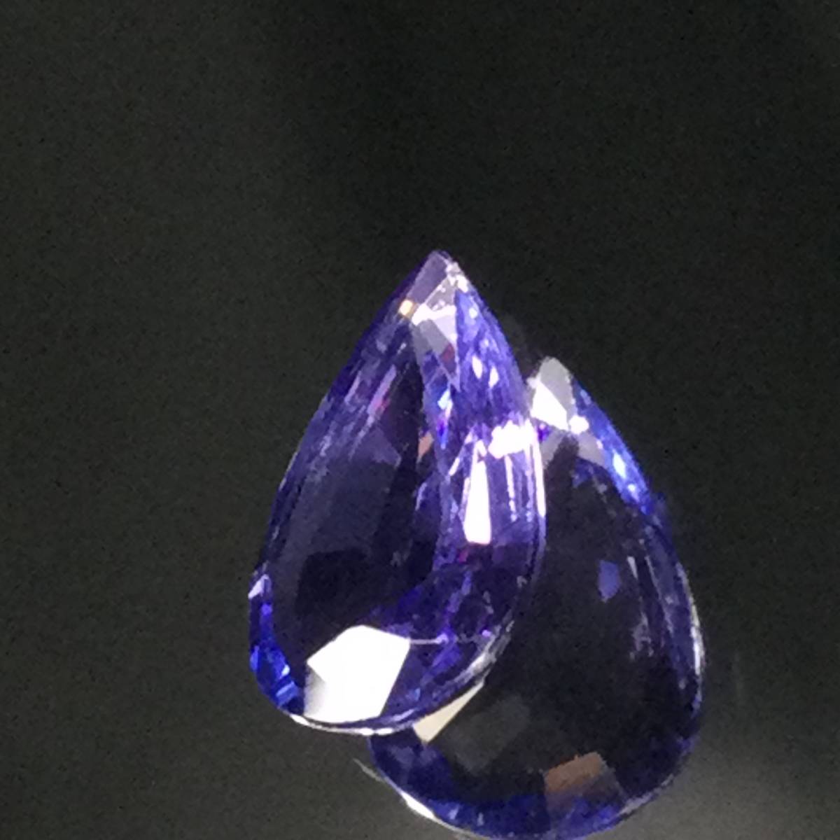 宝石鑑別書つき】天然タンザナイト 透明青紫色 ルース 0.920ct 宝石鑑別書つき】天然タンザナイト 透明青紫色 ルース 0.920ct