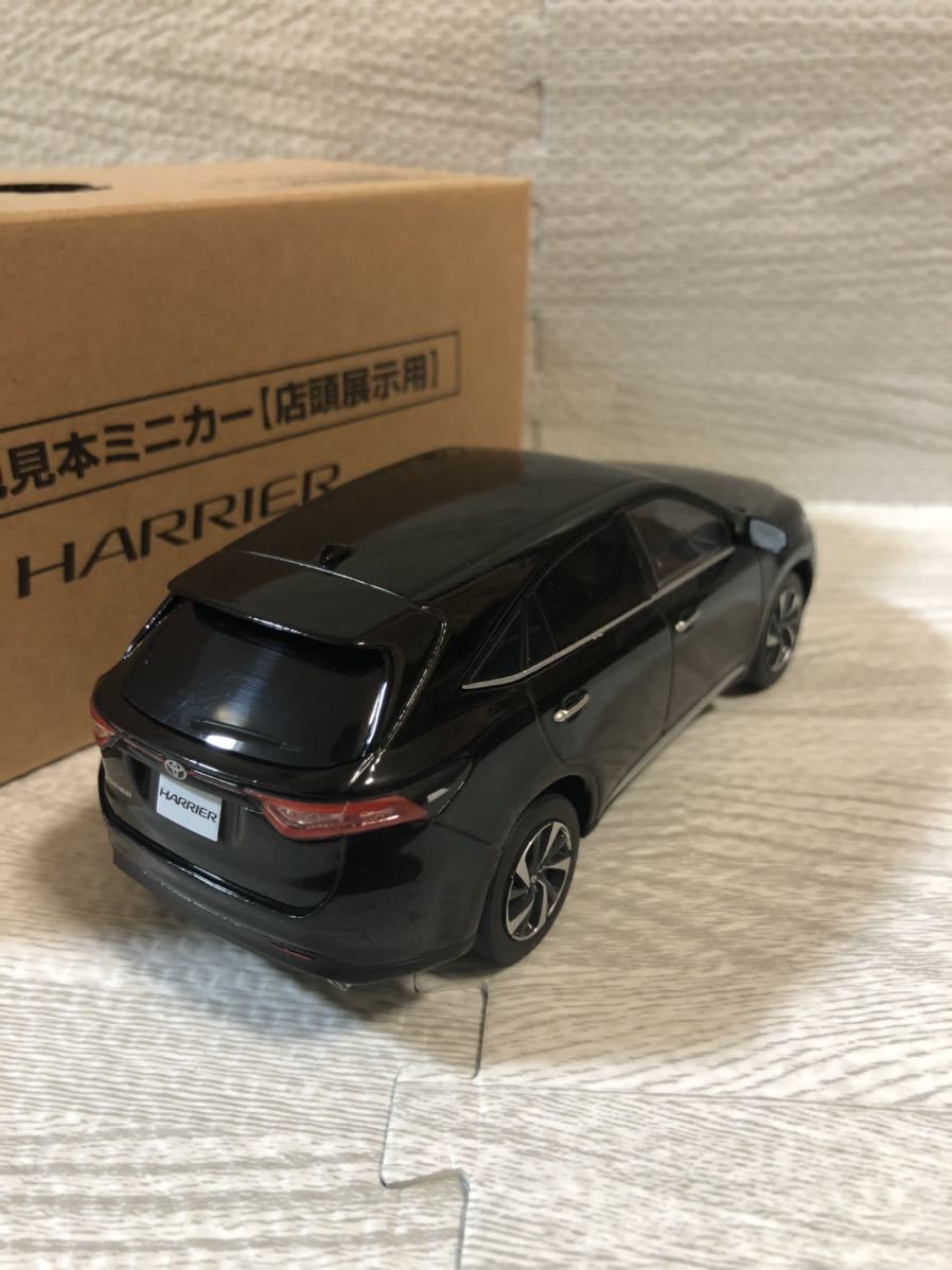 1/30 トヨタ 新型ハリアー ターボ HARRIER 後期 カラーサンプル 非売品 ミニカー　ブラック_画像2