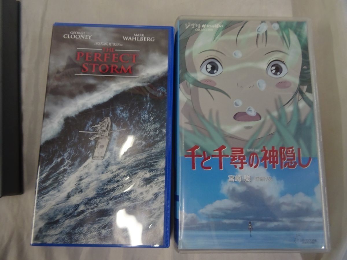 FG993 人気 洋画 アニメVHS 9本セット アンタッチャブル パーフェクトストーム 逃亡者 タイタニック JFK 千と千尋の神隠し フォーンブース_画像6