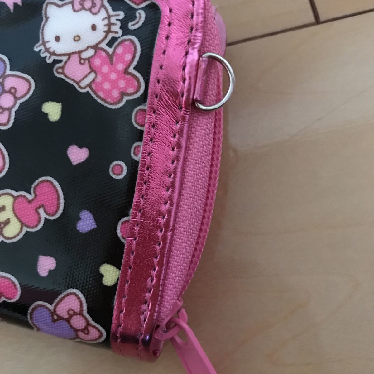 新品 サンリオ キティちゃん お財布 二つ折り パスケース 小銭 新品 サンリオ キティちゃん お財布 二つ折り パスケース 小銭