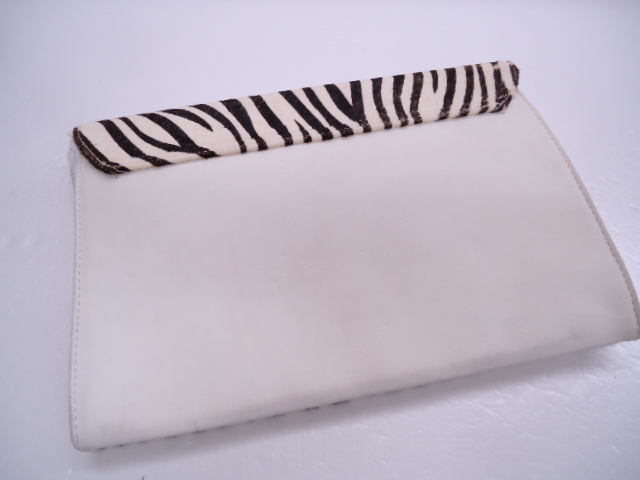 [KCM]jmw-33* sharing equipped unused goods *[DECEIVE.../tise Eve ] is lako Zebra pattern clutch bag white group size F