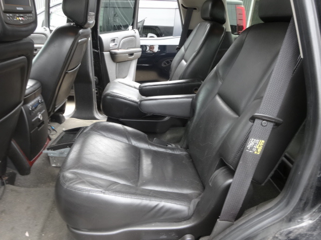 07y Cadillac Escalade BB original used left second seat black Escalade parts taking car Escalade used parts Saitama prefecture ~