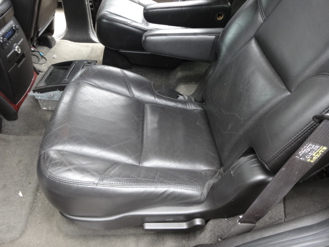 07y Cadillac Escalade BB original used left second seat black Escalade parts taking car Escalade used parts Saitama prefecture ~