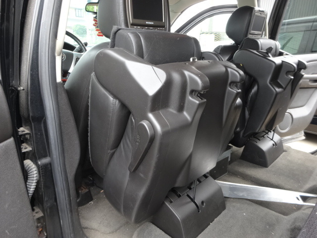 07y Cadillac Escalade BB original used left second seat black Escalade parts taking car Escalade used parts Saitama prefecture ~