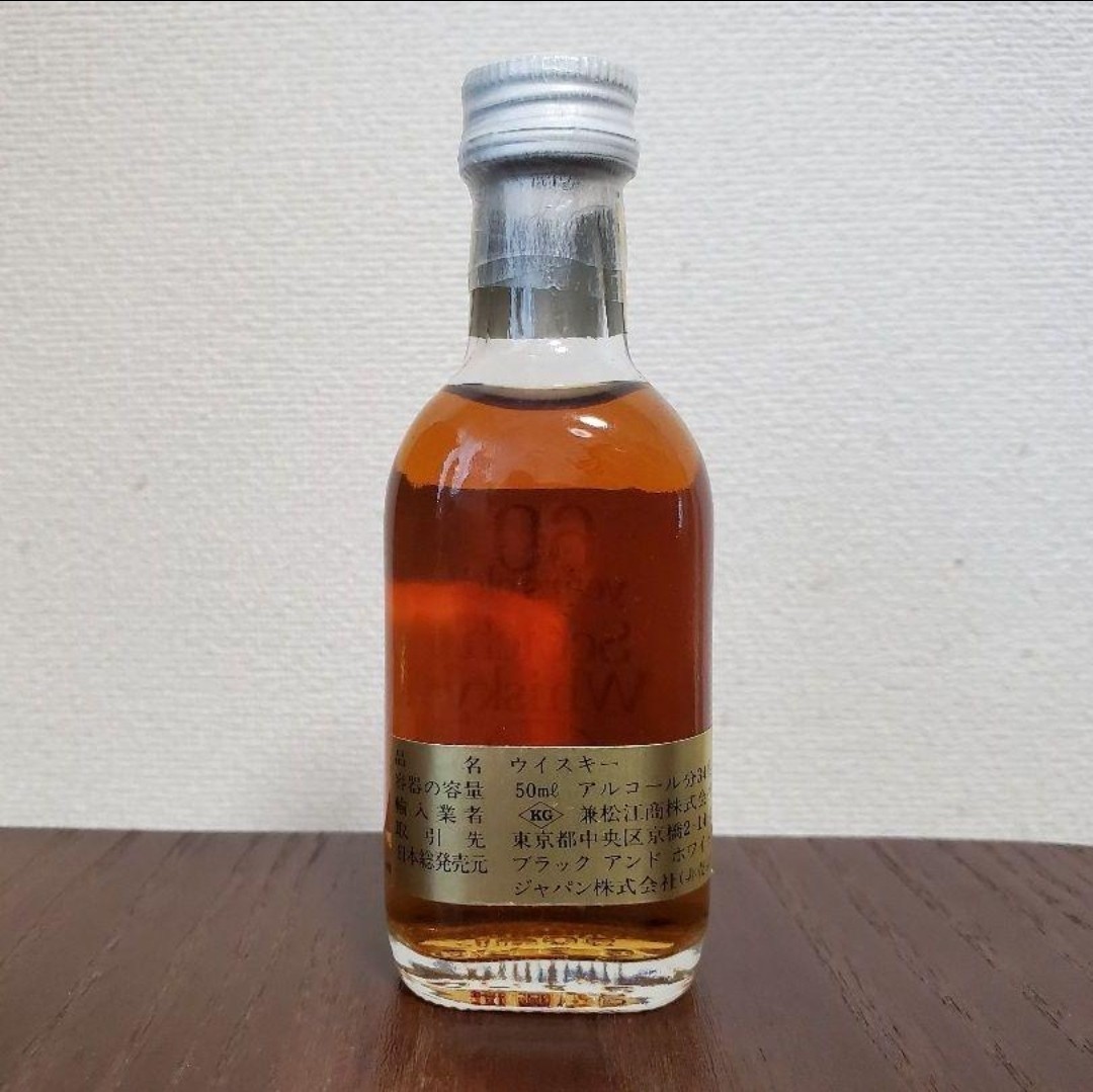 ロイヤルブラックラ ブキャナンズ 60年 / ブラック&ホワイト ロイヤルブラックラ ブキャナンズ 60年 / ブラック&ホワイト