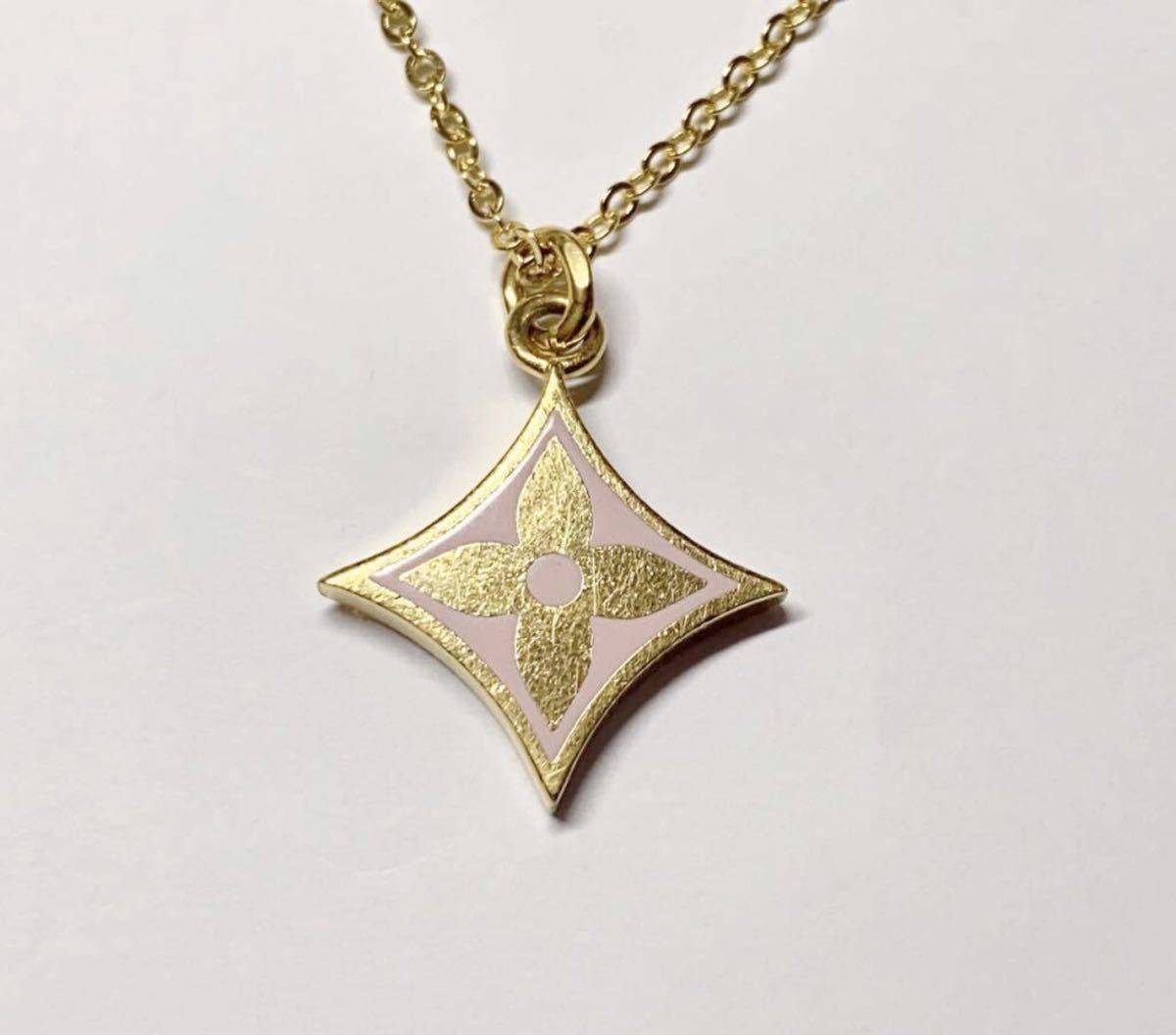 美品♪ 正規品 ルイヴィトン LOUIS VUITTON チャーム トップ ペンダント ネックレス ゴールド プレゼントにも♪