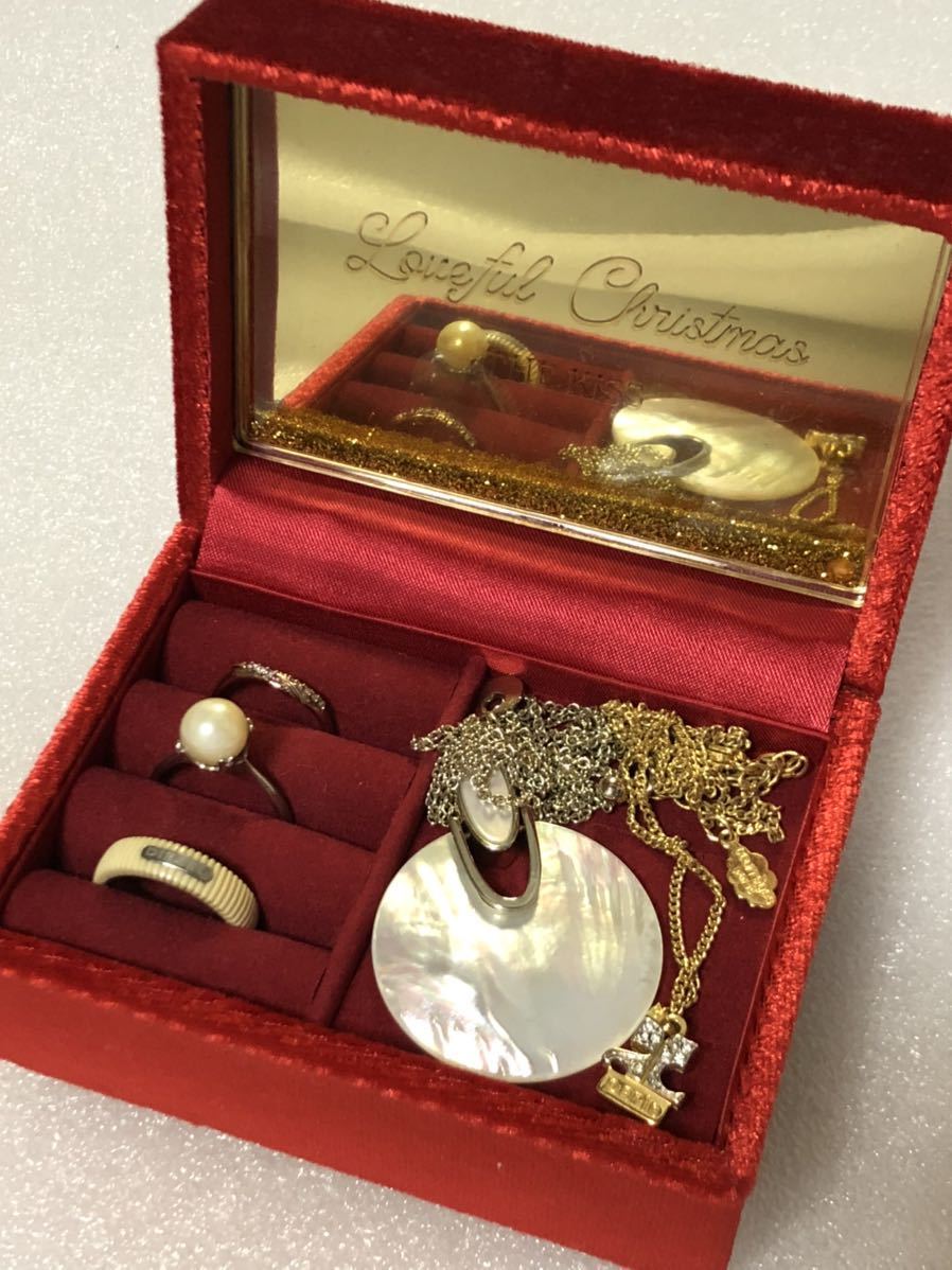 定番 美品含む ジュエリーケース付き アクセサリーまとめ売り THE KISS 23区 クレージュ DIESEL SILVER その他 定番 美品含む ジュエリーケース付き アクセサリーまとめ売り THE KISS 23区 クレージュ DIESEL SILVER その他