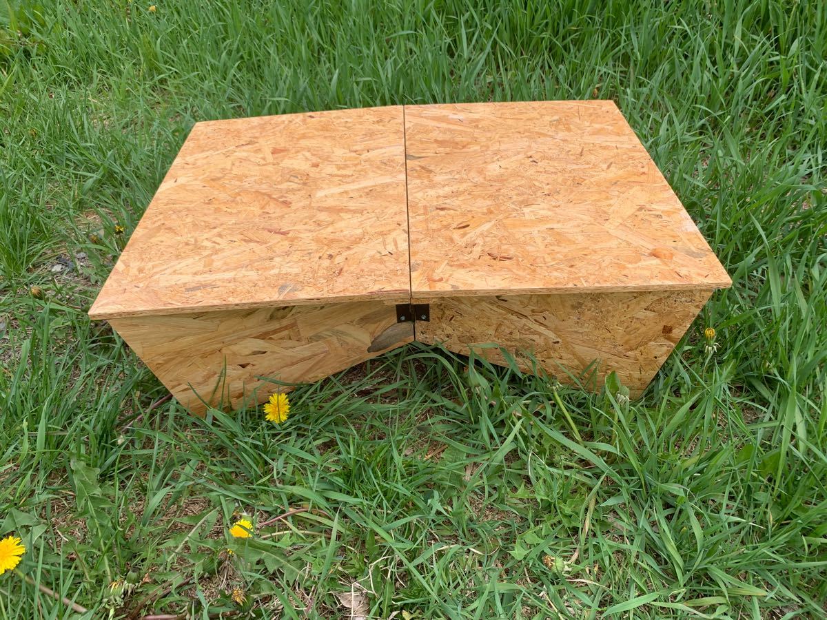 ワンタッチテーブルOSB合板　大サイズテーブル使用時約45cm約63cm高さ21cm折り畳み時約45cm× 31.5cm厚さ5cm