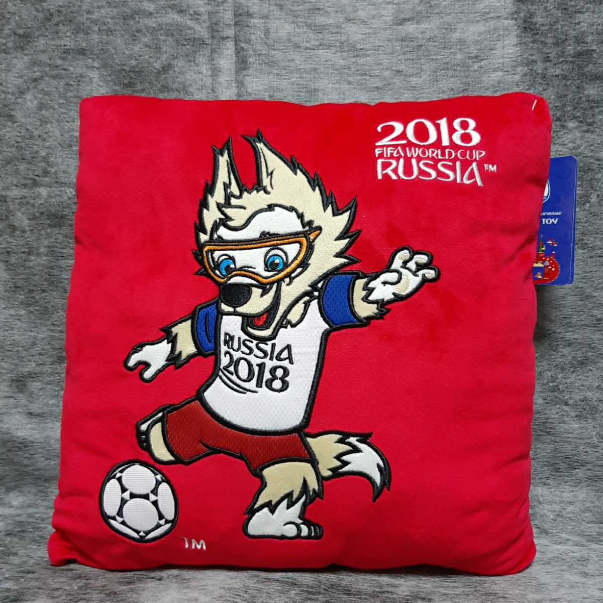 ザビワカ クッション赤 2018 FIFA WORLD CAP RUSSIA 未使用品の画像1