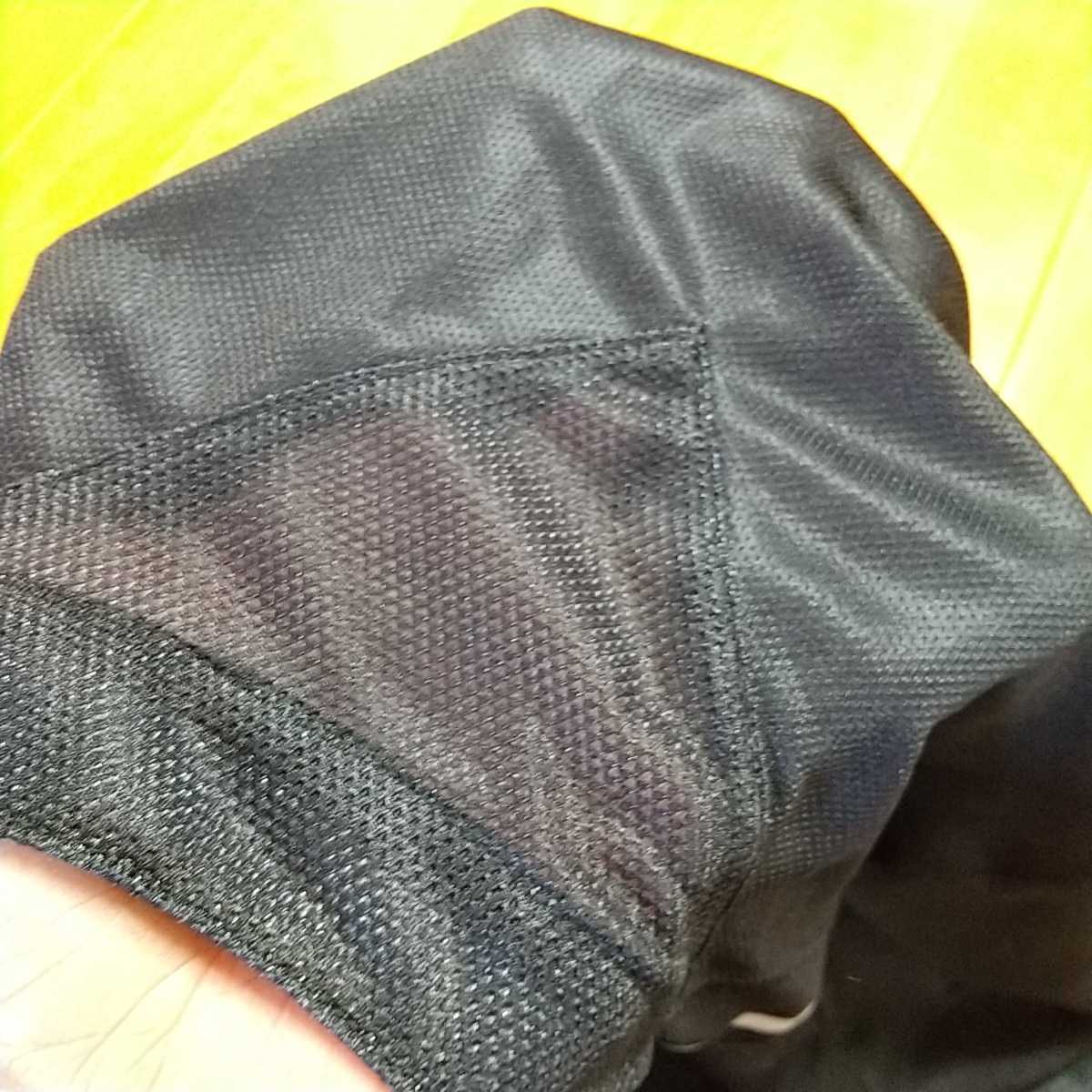 背面首周辺のメッシュ部