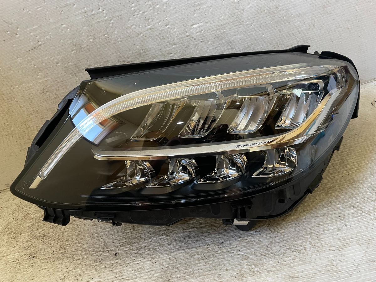 ☆ ベンツ Cクラス W205 後期 LED ヘッドライト 左 ☆11016