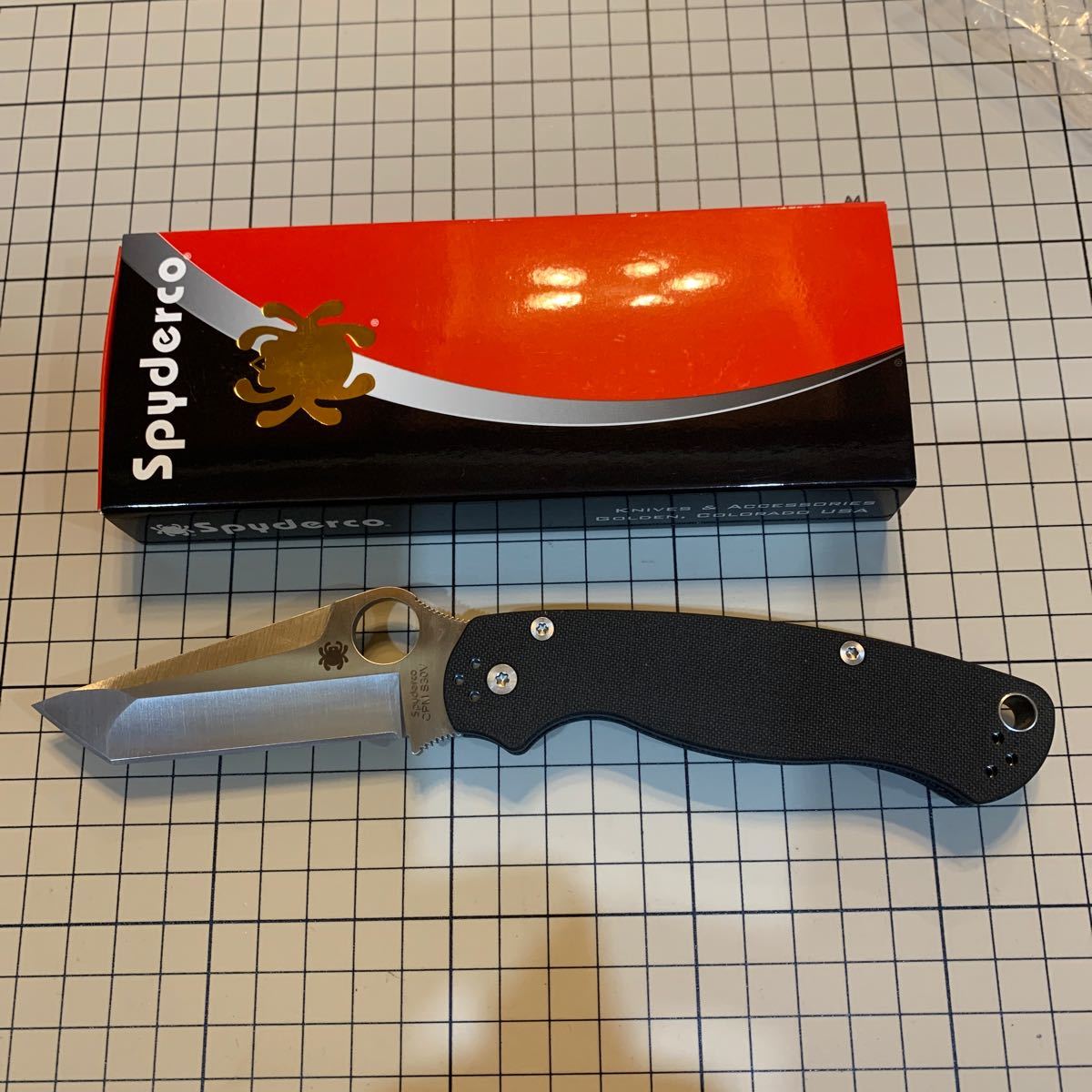 BladeHQ Exclusive Spyderco Paramilitary 2 Tanto C81GPT2 BladeHQ Exclusive Spyderco Paramilitary 2 Tanto C81GPT2