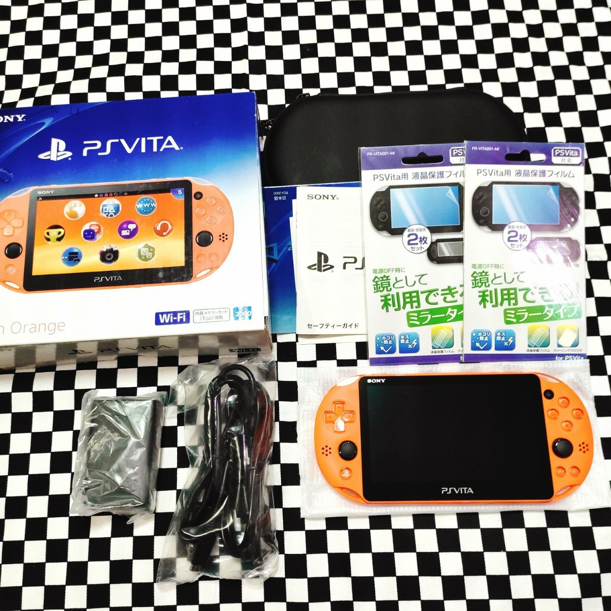 【美品】PS Vita Wi-Fiモデル PCH-2000 SONY PlayStation Vita ネオンオレンジ　ソニー　