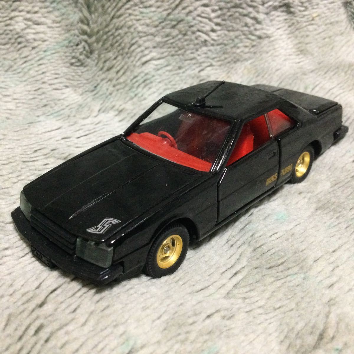 日産スカイライン2000RS-TURBO 1/43 トミカダンディ 国産車シリーズ 018