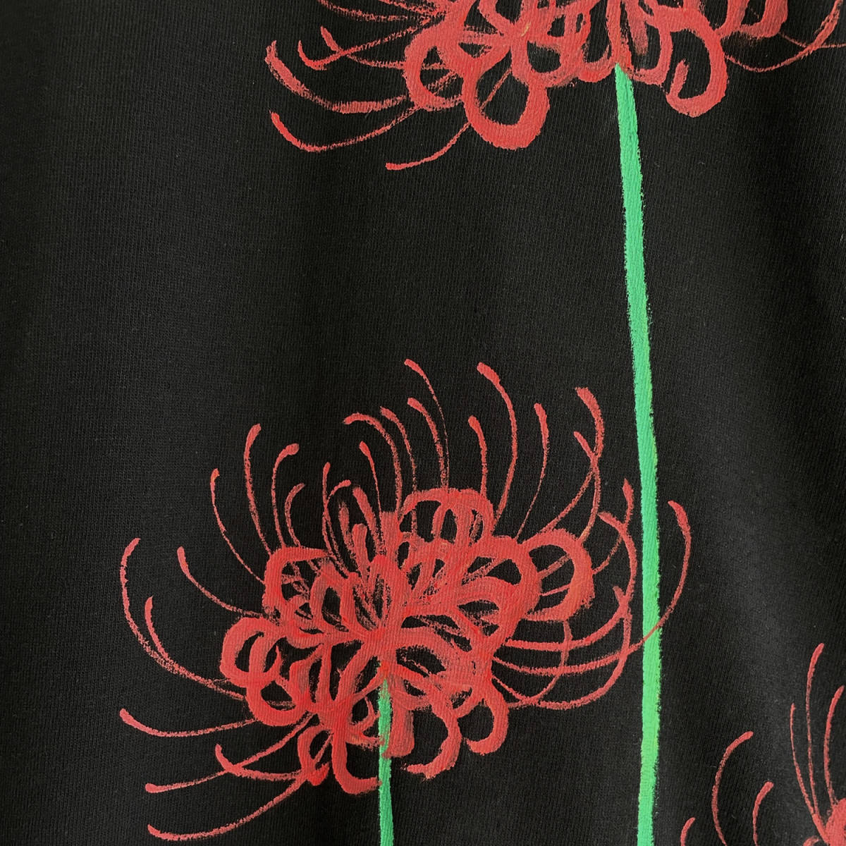  men's T-shirt XL size .. floral print T-shirt black hand made hand .. T-shirt peace pattern floral print autumn winter 