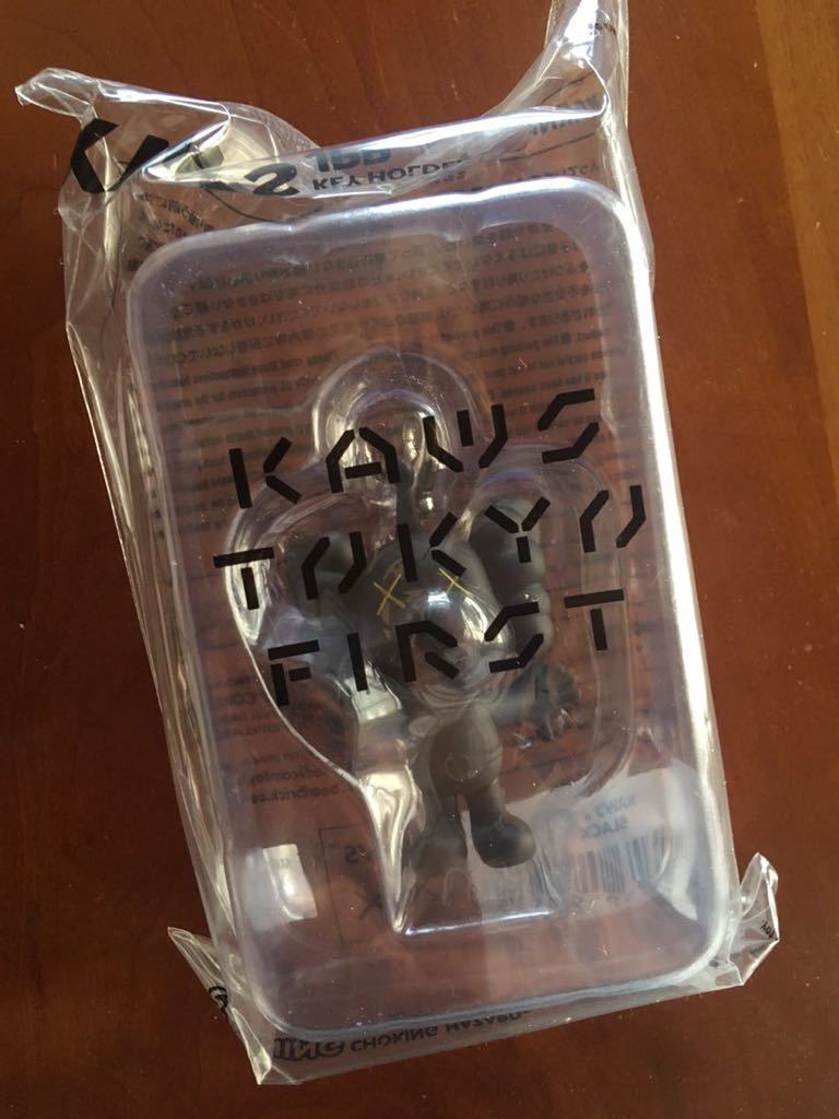 KAWS TOKYO FIRST カウズ キーホルダー KAWS JPP BLACK 黒 ブラック KEYHOLDER メディコムトイ 限定 BE@RBRICK ベアブリック キーホルダー_画像3