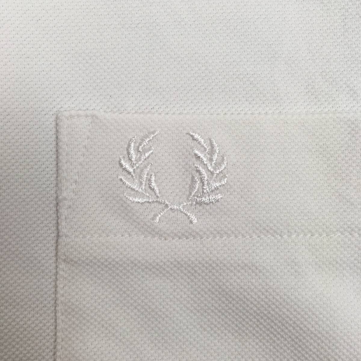 FRED PERRY Fred Perry рубашка-поло F1413 сделано в Японии белый S размер олень. . рубашка с коротким рукавом . карман 